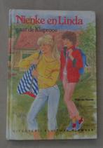 NIENKE EN LINDA Naar de klaproos HARDCOVER 93 blz boek KLUIT