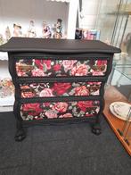 Mooie zwarte.laden kast rozen, Huis en Inrichting, Kasten | Ladekasten, Ophalen, 50 tot 100 cm, Zo goed als nieuw, 3 of 4 laden