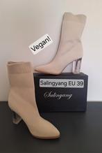 Salingyang beige sock boots EU 39 vegan met doorzichtige hak, Kleding | Dames, Schoenen, Beige, Lage of Enkellaarzen, Nieuw, Ophalen of Verzenden