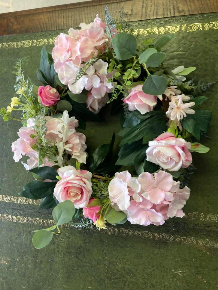 Kunstbloemen Krans - Romantische Sfeer, Huis en Inrichting, Woonaccessoires | Kransen, Nieuw, Ophalen of Verzenden