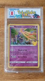 Graded kaart 8 Xerneas holo, Ophalen of Verzenden, Zo goed als nieuw, Losse kaart, Foil
