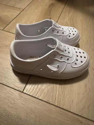 Kinder Nike badslippers slippers instappers schoenen wit 26  beschikbaar voor biedingen