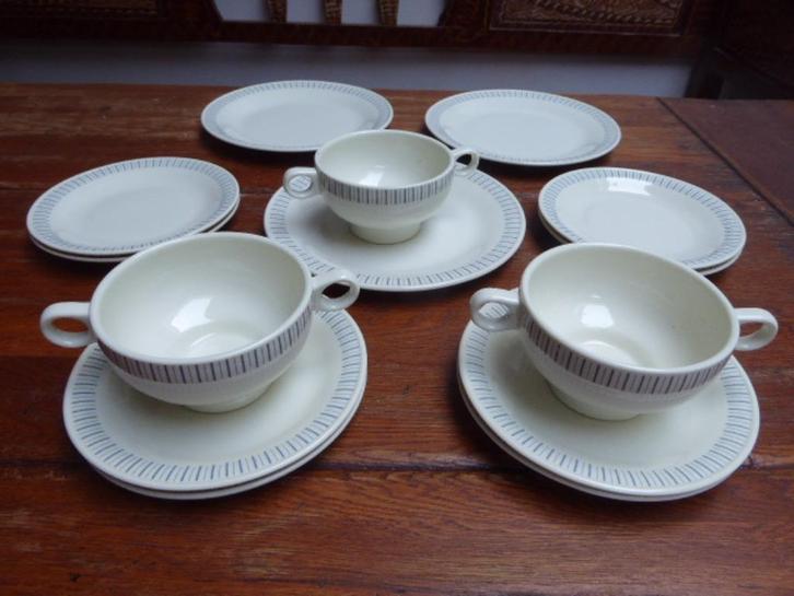 3 soepkommen en 11 bordjes, Royal Sphinx Maastricht, Antiek en Kunst, Antiek | Servies los, Ophalen of Verzenden