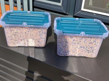 Vogelvoer voor buiten, ongeveer 6,5 kilo. beschikbaar voor biedingen