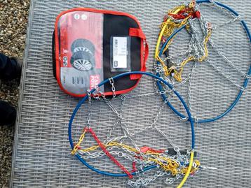 Sneeuwkettingen Carpoint KNN130 beschikbaar voor biedingen