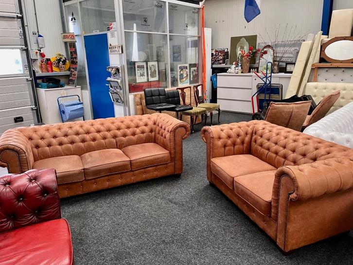 Prachtig Chesterfield Bankstel 3+2 Zits  in Cognac Softleer, Huis en Inrichting, Banken | Complete zithoeken, Zo goed als nieuw