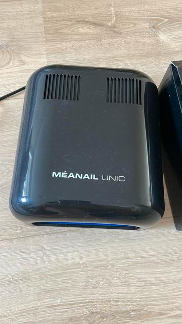 Lamp voor nagels en spullen erbij beschikbaar voor biedingen