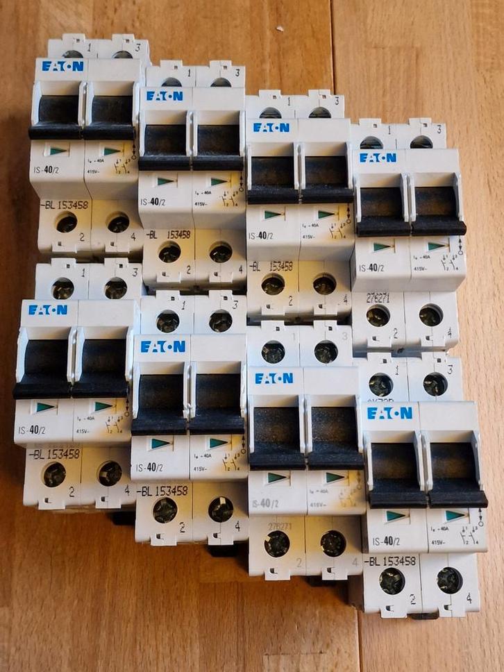 Eaton hoofdschakelaar IS-40/2,  5st beschikbaar, Doe-het-zelf en Verbouw, Elektra en Kabels, Zo goed als nieuw, Schakelaar, Ophalen