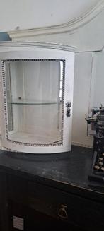 Leuk vitrinekast met spiegel, Huis en Inrichting, Kasten | Vitrinekasten, Ophalen, Gebruikt, 25 tot 50 cm