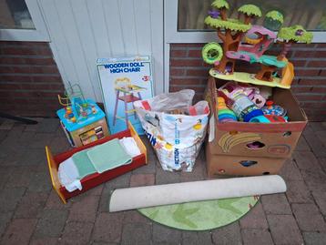 Speelgoed rommelmarkt spullen beschikbaar voor biedingen