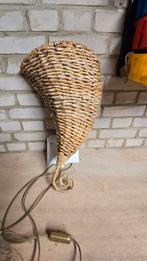 Wandlamp van gevlochten bamboe, Huis en Inrichting, Lampen | Wandlampen, Ophalen of Verzenden, Gebruikt, Hout, Landelijk