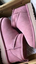 UGG Classic Ultra Mini – Dusty Orchid | 36, Kleding | Dames, Schoenen, Ophalen of Verzenden, Zo goed als nieuw