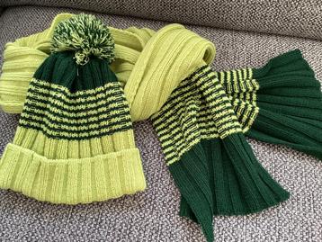 NIEUW……….Kinder MUTS en SJAAL in 2 groene kleuren beschikbaar voor biedingen