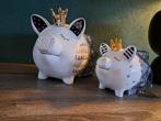Leuke Set Spaarvarkens met Kroon, Verzamelen, Ophalen of Verzenden, Nieuw, Steen, Aardewerk of Keramiek, Dier