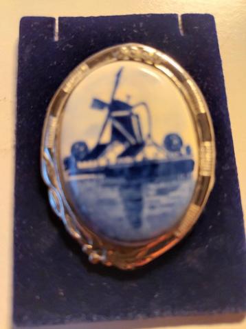 Delfts Blauwe Broche verzilverd beschikbaar voor biedingen