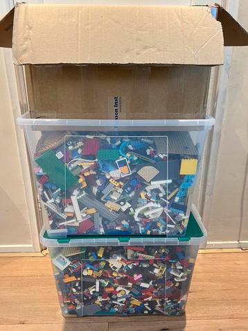 LEGO heel veel lego (ca. 43 kilo) beschikbaar voor biedingen