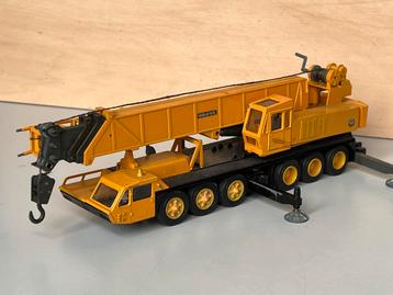 Grove zesassige Kraanwagen. beschikbaar voor biedingen
