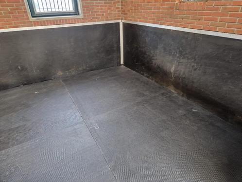 stalrubber stalmat paardenstal koeienstal rubbervloer, Dieren en Toebehoren, Stalling en Weidegang, Stalling