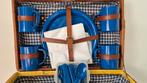 Vintage picknickmand voor 4 personen, riet koffer, Hobby en Vrije tijd, Picknickmanden, Gebruikt, Ophalen of Verzenden, Geen idee