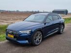 Audi e-tron 55 Quattro Mugello Blue Pearl, 408PK,664Nm uniek, Auto's, Automaat, USB, 1800 kg, Zwart