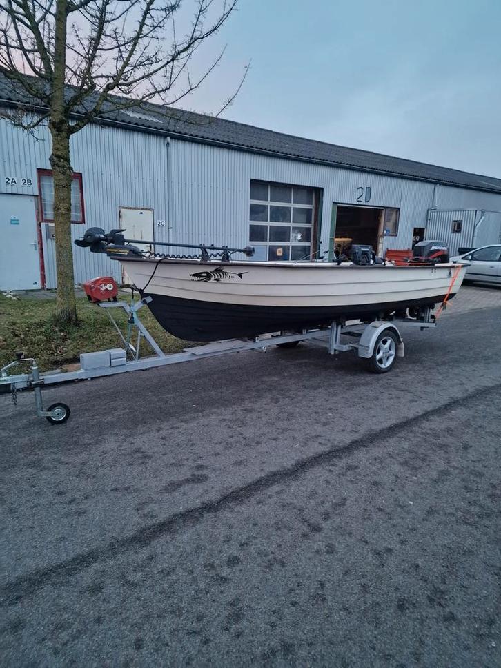 Tekoop visboot, Watersport en Boten, Vis- en Consoleboten, Benzine, Buitenboordmotor, Polyester, Ophalen of Verzenden