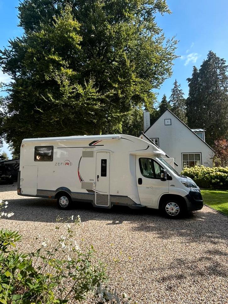 Roller Team bj2015 Fiat 131pk euro5 Queensbed 79000km!!, Caravans en Kamperen, Campers, Bedrijf, tot en met 4, Half-integraal