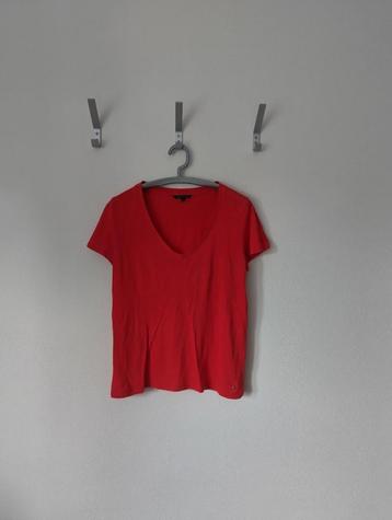 4 mooie t-shirts maat L van Tommy Hilfiger zo goed als nieuw beschikbaar voor biedingen