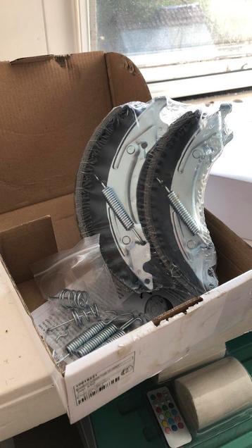 2x set remschoenen links & rechts, 200x50 beschikbaar voor biedingen