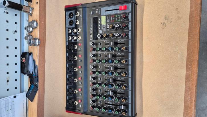 Complete geluidsinstallatie met speakers, mixer en kabels, Muziek en Instrumenten, Mengpanelen, Gebruikt, 5 tot 10 kanalen, Microfooningang