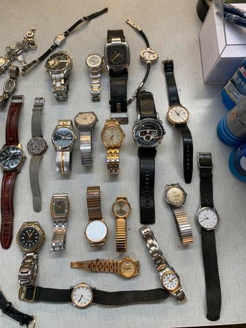 Horloges uit verzameling 60 stuks Vintage heren horloges enz beschikbaar voor biedingen