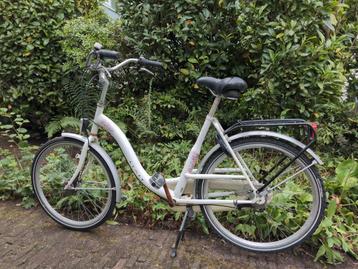 Damesfiets wit beschikbaar voor biedingen