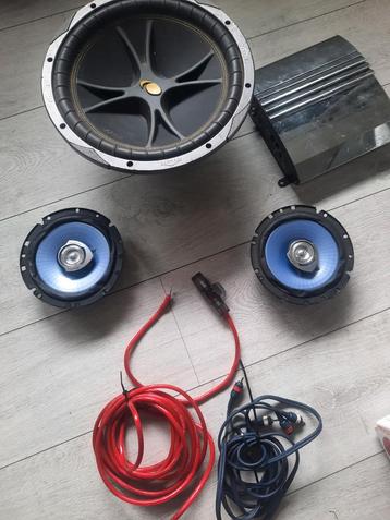 Kicker Subwoofer, Speakers & Versterker Set beschikbaar voor biedingen