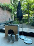 Loewe satelliet speakers (4x), standaard (2x), subwoofer, Zo goed als nieuw, 60 tot 120 watt, Front, Rear of Stereo speakers, Ophalen