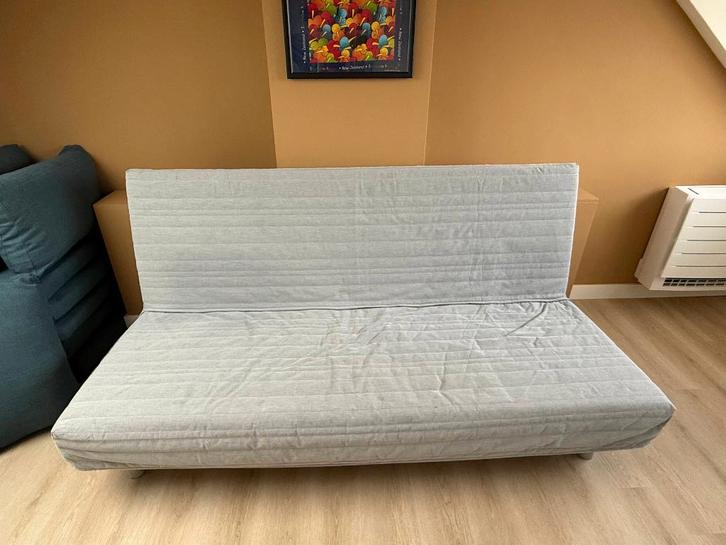 IKEA BEDDINGE slaapbank + licht grijze hoes, Huis en Inrichting, Slaapkamer | Slaapbanken, Gebruikt, 140 cm, 200 cm, Tweepersoons