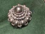 Zeeuwse knop broche, zilver, ongeveer een halve eeuw oud., Ophalen of Verzenden, Zo goed als nieuw, Minder dan 4 cm, Zilver