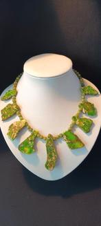 Ketting met howliet en jade, Sieraden, Tassen en Uiterlijk, Edelstenen, Ophalen of Verzenden, Zo goed als nieuw