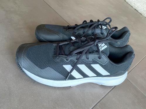 Adidas Gamecourt 2 - maat 44 - tennis - padel, Sport en Fitness, Tennis, Zo goed als nieuw, Schoenen, Adidas, L00, Ophalen of Verzenden