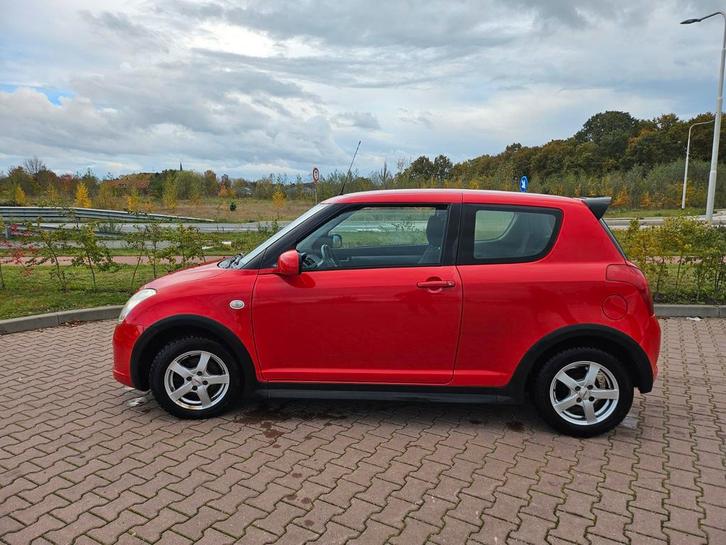 Suzuki Swift 1.3 3D 2007 Rood, Auto's, Suzuki, Particulier, Swift, ABS, Airbags, Airconditioning, Bluetooth, Centrale vergrendeling