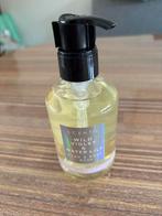 Hand en body wash Wild violet en water lily van Scento, Ophalen of Verzenden, Nieuw, Overige typen