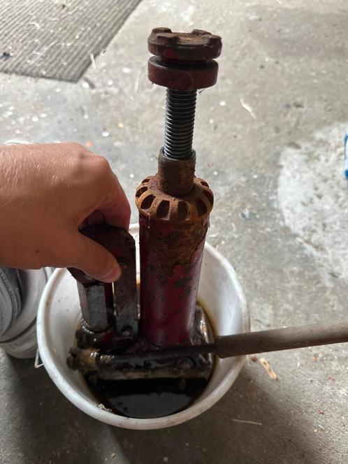 Hydraulische potkrik / fleskrik – gebruikt (mogelijk 2 ton, Auto diversen, Krikken, Potkrik, Hydraulisch, Ophalen of Verzenden