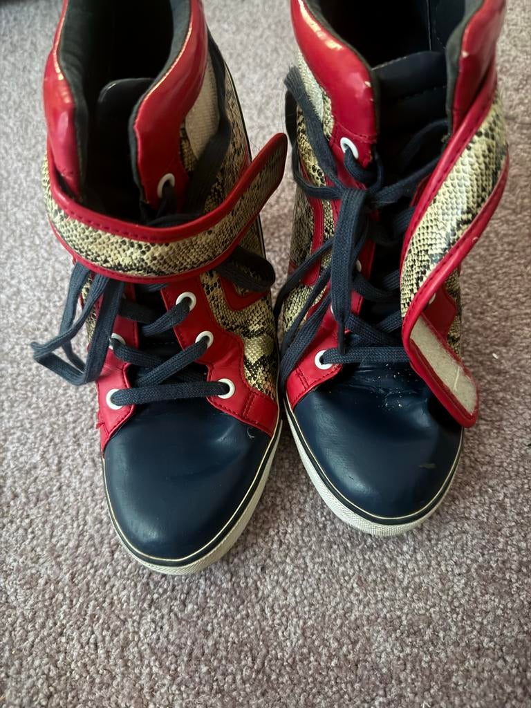 Sneaker Hakken met Slangenprint - Rood & Blauw, Ophalen, Gebruikt, Meisje, Schoenen