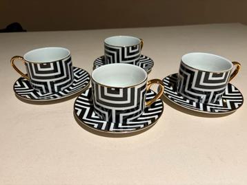 Koffie- en thee kopjes met bordje (H&M Home) beschikbaar voor biedingen