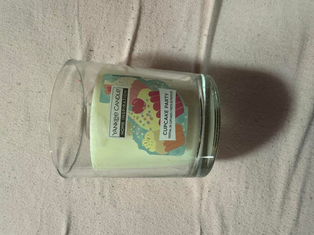 Yankee Candle Medium Cupcake party - Nieuw, Overige materialen, Bruin, Nieuw, Ophalen of Verzenden