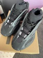 ADIDAS YEEZY 700 V3 DARK GLOW, Nieuw, Ophalen of Verzenden, Yeezy Adidas, Zwart