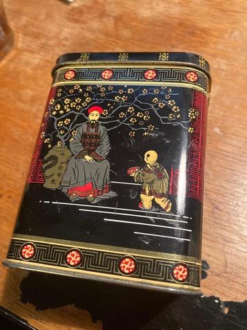 Antiek chinees koffie theeblik “Made in England” beschikbaar voor biedingen