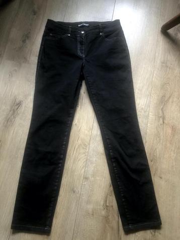 GERRY WEBER zwarte jeans mt 38 rechte pijp beschikbaar voor biedingen