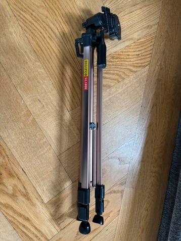 Fotografie statief SL-1800 beschikbaar voor biedingen