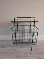 Bijzettafel met tijdschriftenhouder, Huis en Inrichting, Minder dan 55 cm, Gebruikt, Vintage, Rechthoekig