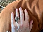Aparte zilveren ring met Baltisch barnsteen, maat 18, 18 tot 19, Ophalen of Verzenden, Dame, Bruin