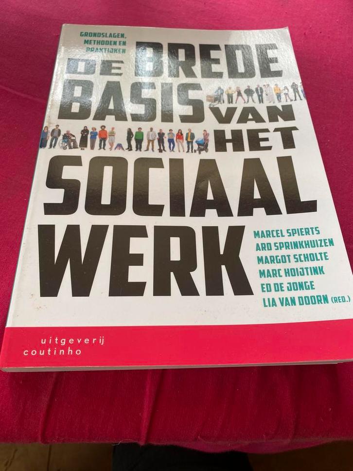 Margot Scholte - De brede basis van het sociaal werk, Boeken, Wetenschap, Zo goed als nieuw, Sociale wetenschap, Ophalen of Verzenden